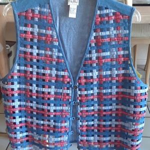 Checkered vest with blue jeans
